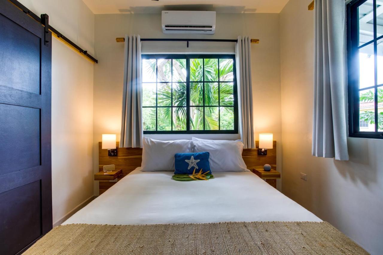 The Sea Glass Inn Placencia Extérieur photo