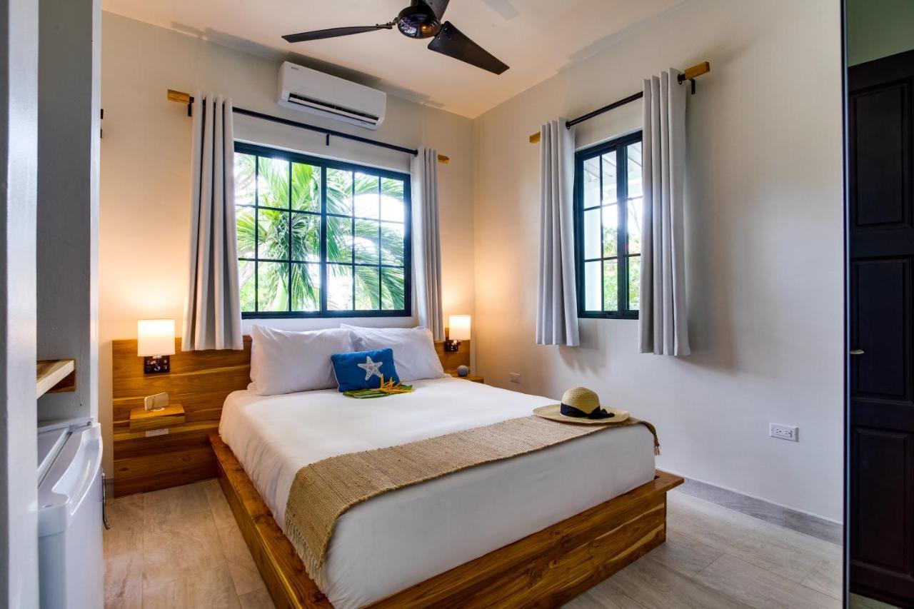 The Sea Glass Inn Placencia Extérieur photo