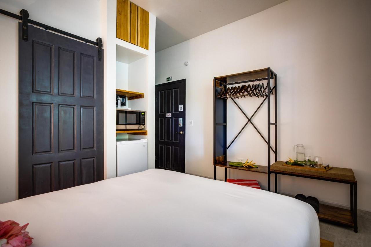 The Sea Glass Inn Placencia Extérieur photo