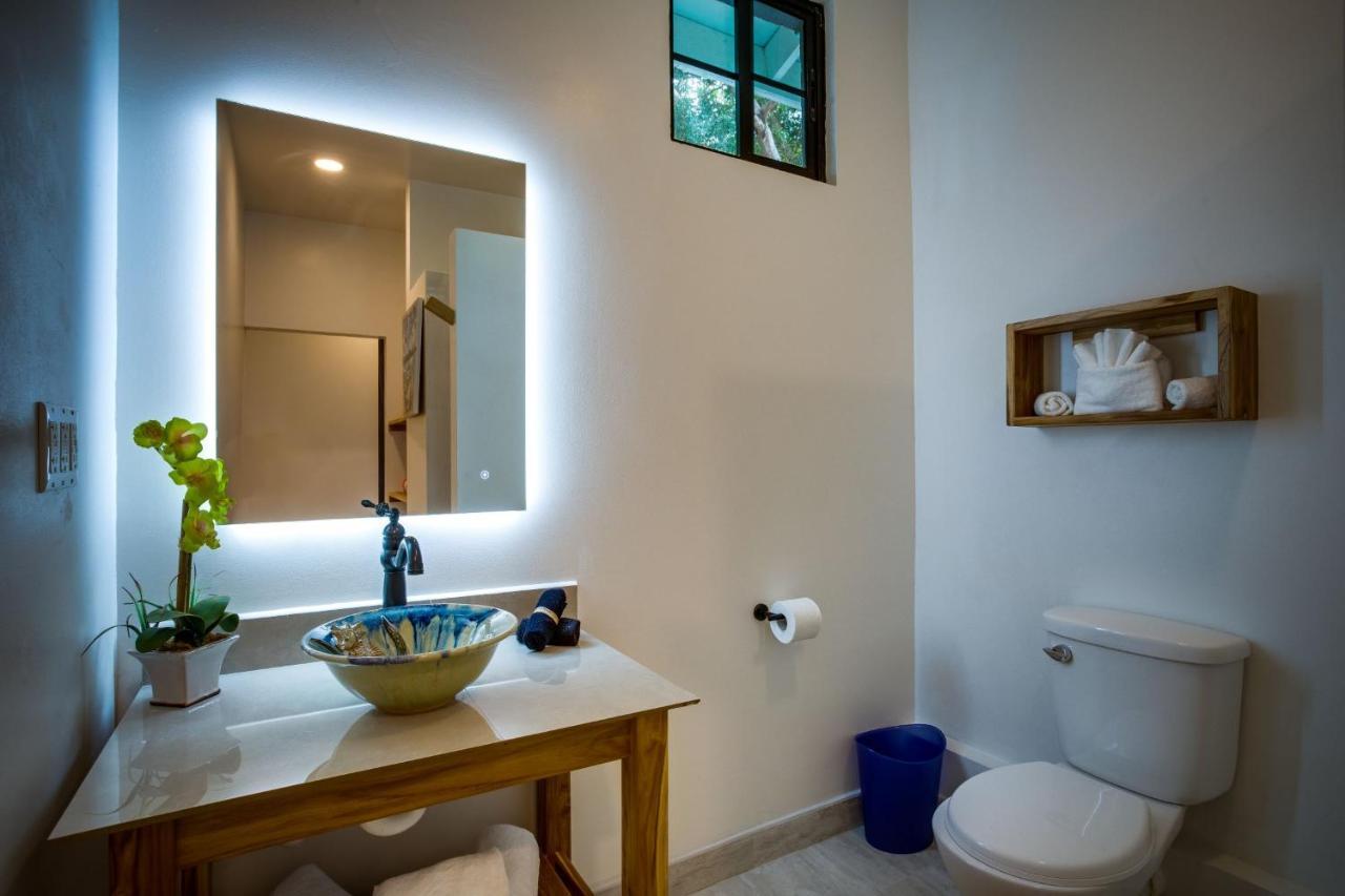 The Sea Glass Inn Placencia Extérieur photo